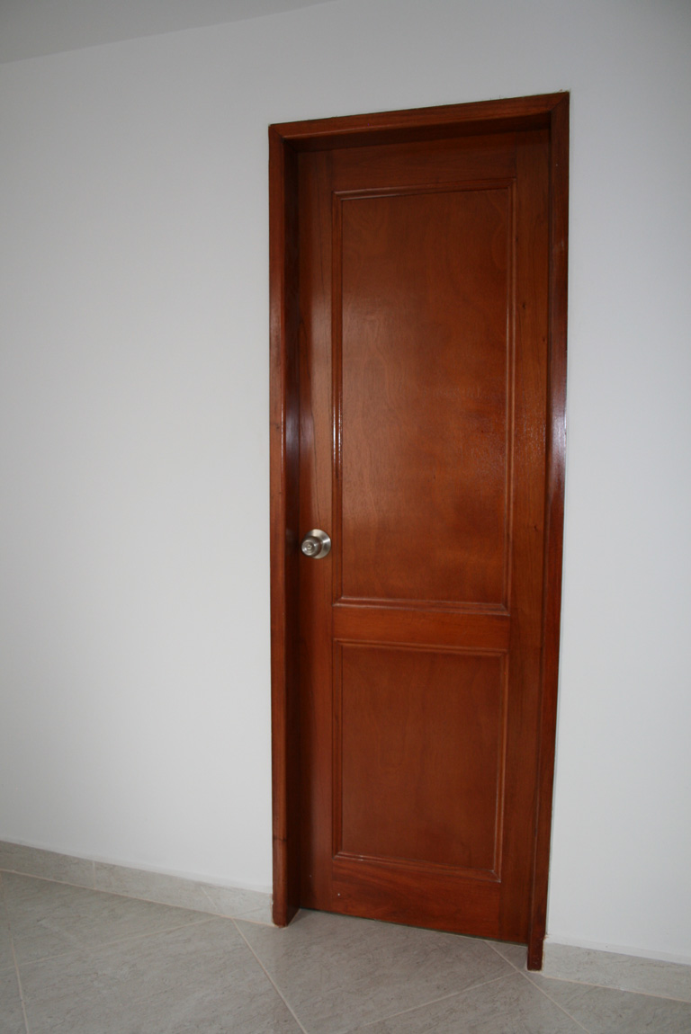 puerta con barra
